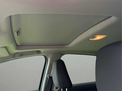 Used 2022 Honda HR-V EX image 9