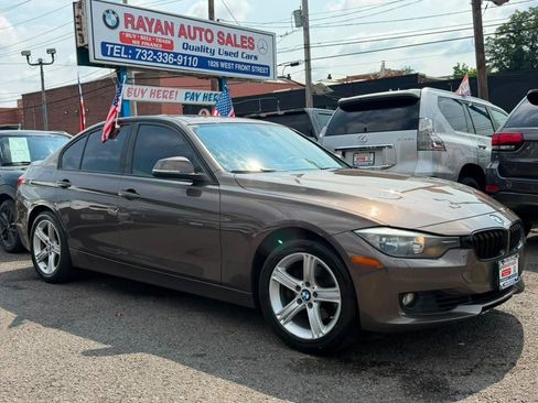 Used 2013 BMW 328i xDrive Sedan AWD/4WD image 2