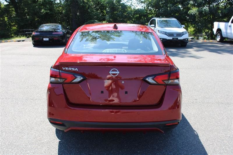 Used 2025 Nissan Versa SR FWD image 7