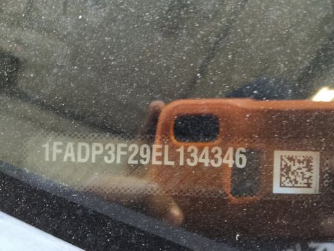 Used 2014 Ford Focus SE image 33