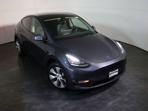 Used 2021 Tesla Model Y Long Range AWD/4WD image 7