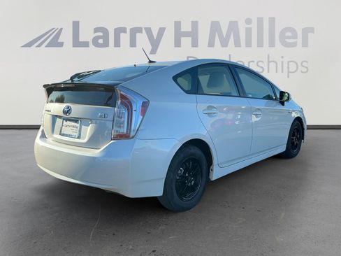 Used 2015 Toyota Prius Three image 5