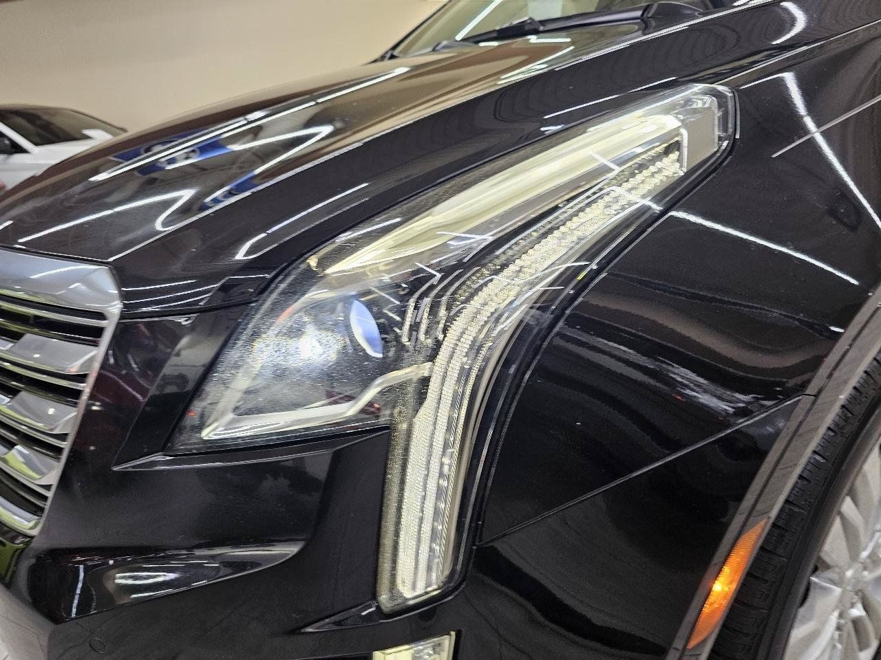 Used 2017 Cadillac XT5 Premium Luxury w/ LPO, Wheel Lock Package FWD image 11