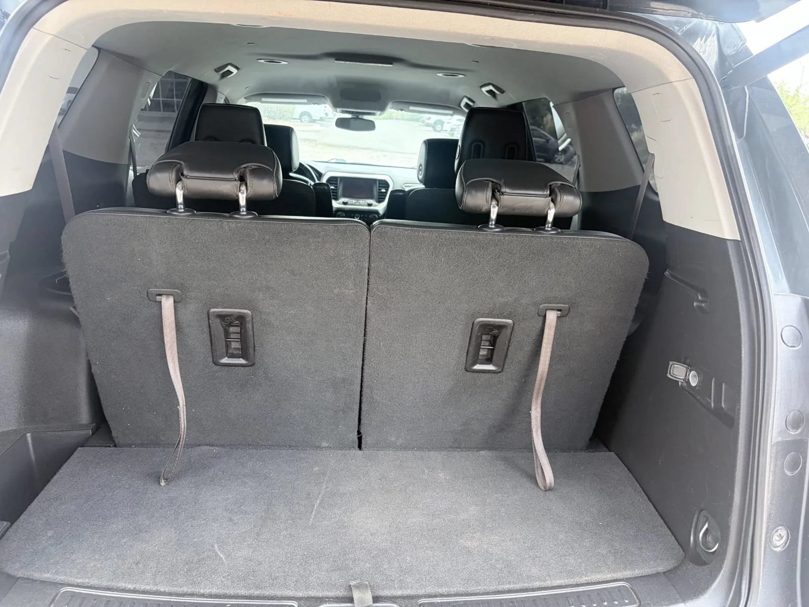 Used 2019 GMC Acadia SLT FWD image 16