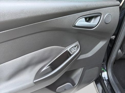 Used 2017 Ford Focus ST w/ Equipment Group 401A FWD image 22