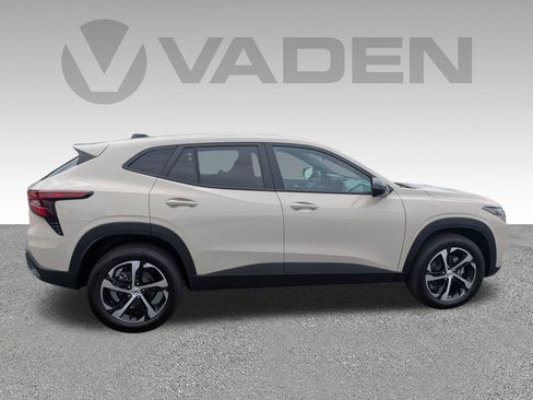 New 2026 Chevrolet Trax RS w/ Sunroof Package FWD image 23