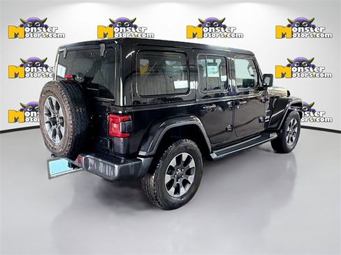 Used 2018 Jeep Wrangler Unlimited Sahara w/ Uconnect 4C Nav & Sound Group image 4