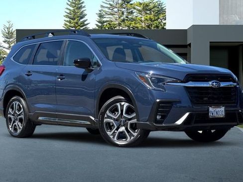 Used 2025 Subaru Ascent Limited AWD/4WD image 2