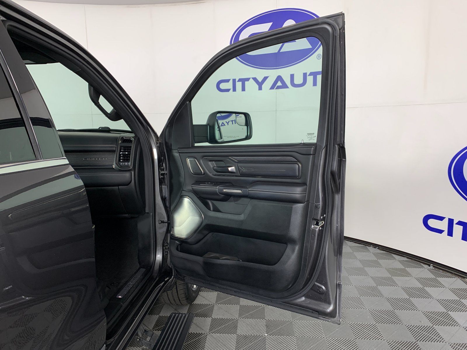 Used 2020 RAM 1500 Limited AWD/4WD image 34