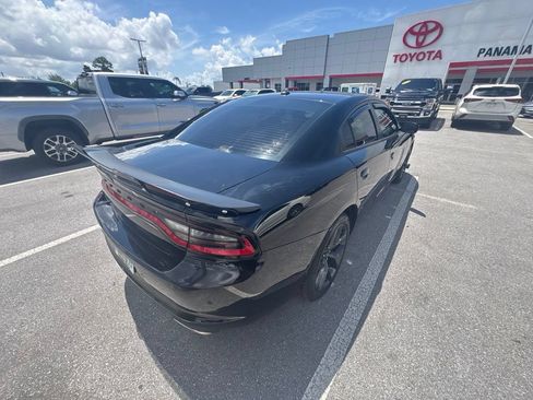 Used 2022 Dodge Charger SXT w/ Blacktop Package RWD image 11