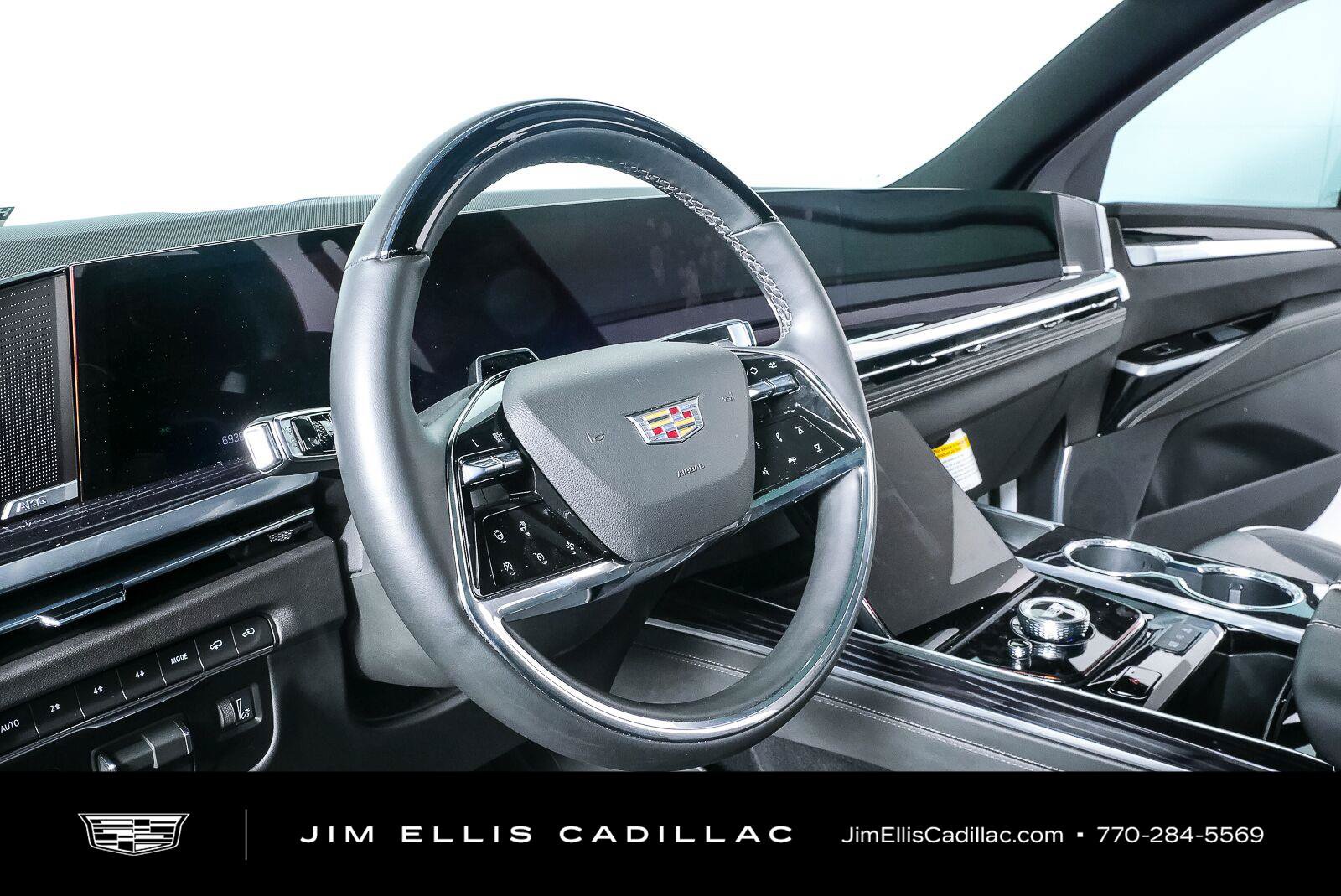 Used 2026 Cadillac Escalade ESV Sport w/ Touring Package AWD/4WD image 4