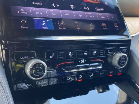 Used 2021 Jeep Grand Cherokee L Summit AWD/4WD image 20