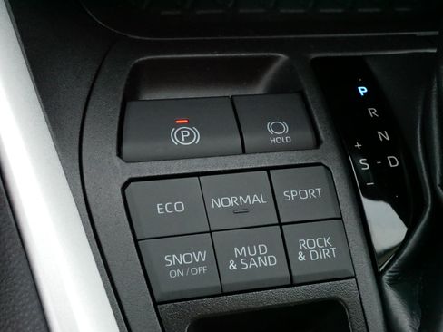 Used 2023 Toyota RAV4 XLE Premium AWD/4WD image 28