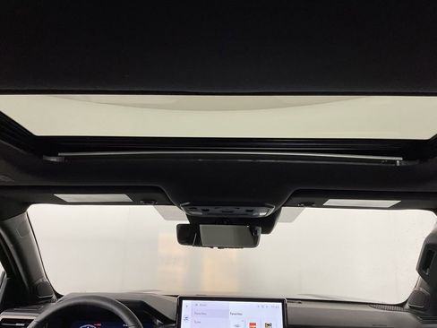 Used 2025 Toyota Tacoma Limited image 16