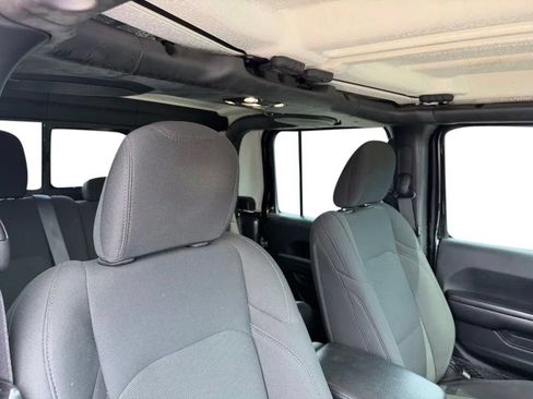 Used 2021 Jeep Gladiator Sport AWD/4WD image 26