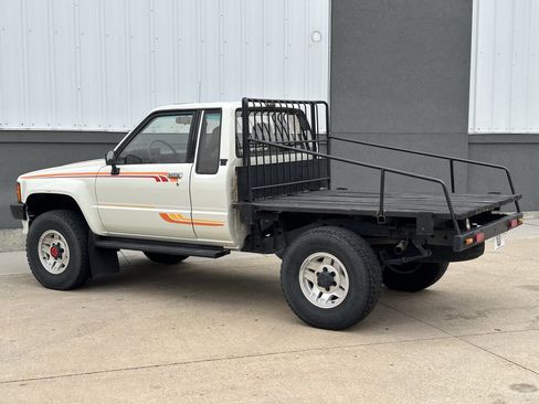 Used 1986 Toyota Pickup SR5 image 9