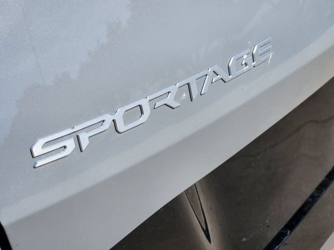 New 2026 Kia Sportage SX FWD image 9