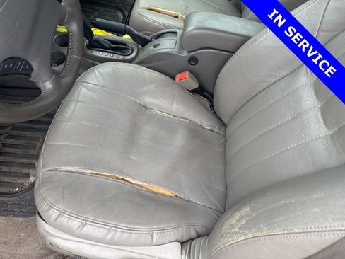 Used 2002 Chrysler Sebring LXi image 8