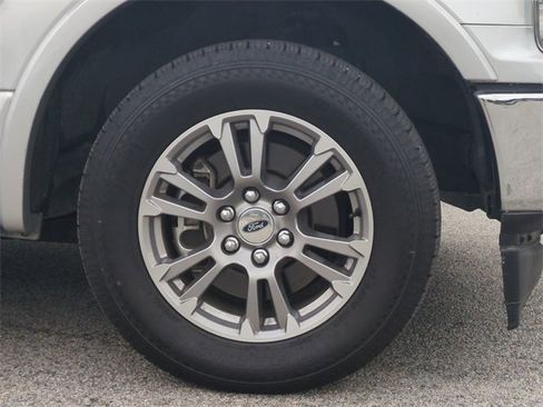 Used 2018 Ford F150 Lariat w/ Equipment Group 501A Mid image 11