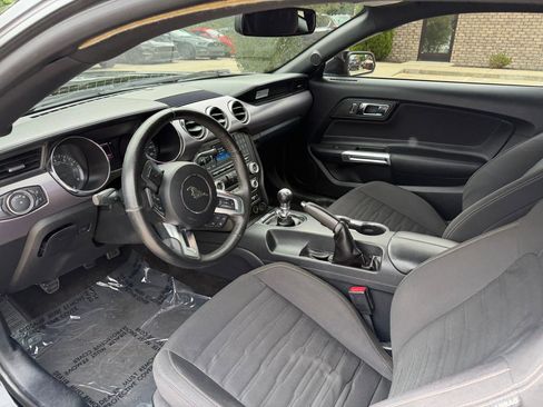 Used 2015 Ford Mustang GT RWD image 10