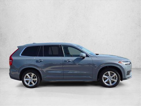 Used 2020 Volvo XC90 T6 Momentum AWD/4WD image 4