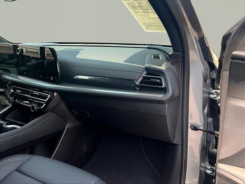 Used 2026 Chevrolet Traverse LT AWD/4WD image 26