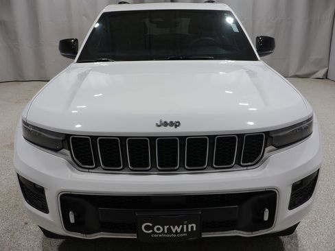 Used 2023 Jeep Grand Cherokee Overland AWD/4WD image 6
