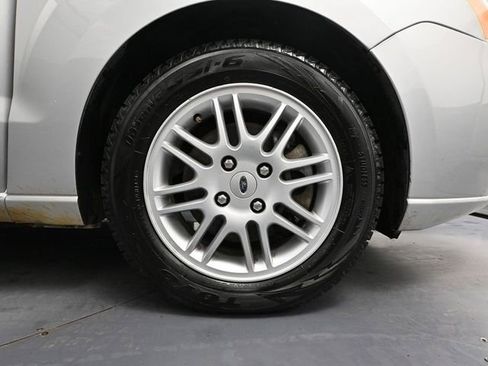 Used 2011 Ford Focus SE w/ 201A Rapid Spec Order Code FWD image 15