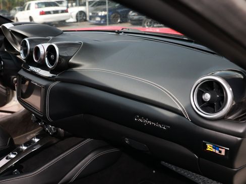 Used 2015 Ferrari California T RWD image 62