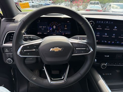 Used 2025 Chevrolet Tahoe Premier AWD/4WD image 26