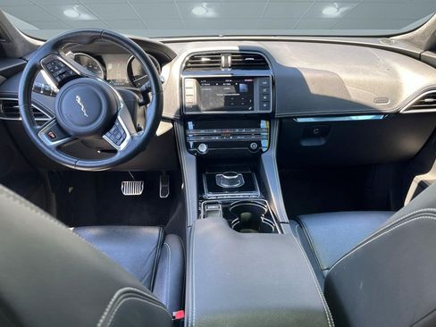Used 2017 Jaguar F-PACE S AWD/4WD image 7