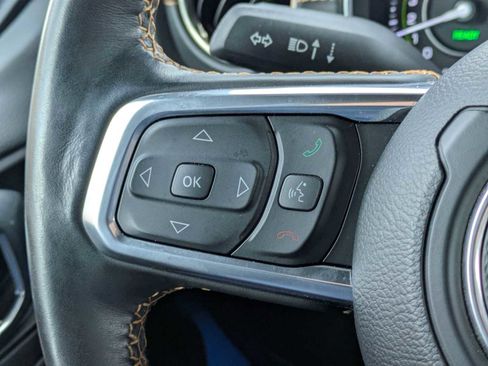 Used 2023 Jeep Wrangler Unlimited Sahara image 25