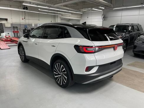 Certified 2023 Volkswagen ID.4 Pro S Plus AWD/4WD image 2