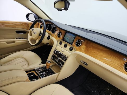 Used 2012 Bentley Mulsanne RWD image 18