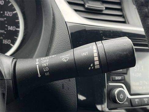 Used 2017 Nissan Sentra SR image 29