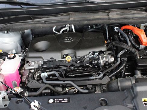 Certified 2025 Toyota Sienna XLE Woodland Edition AWD/4WD image 61