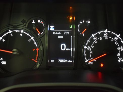Used 2021 Toyota 4Runner SR5 AWD/4WD image 19