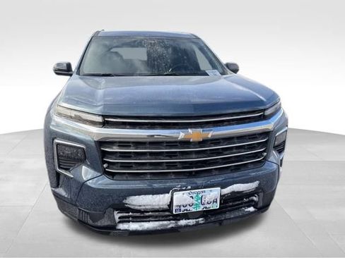 Used 2025 Chevrolet Traverse LT image 5
