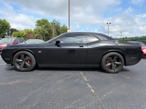 Used 2010 Dodge Challenger SRT8 w/ SRT Option Group II RWD image 5
