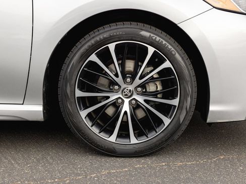 Certified 2020 Toyota Camry SE FWD image 4