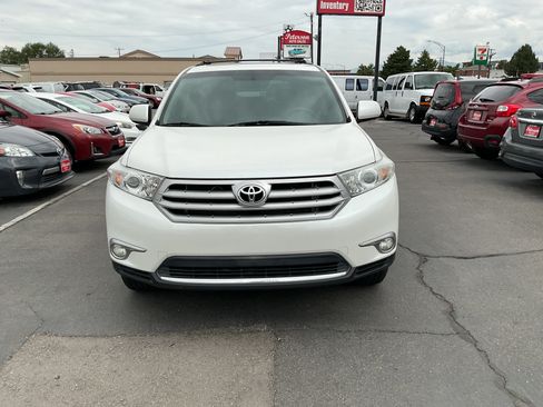 Used 2012 Toyota Highlander SE w/ Tow Pkg AWD/4WD image 3