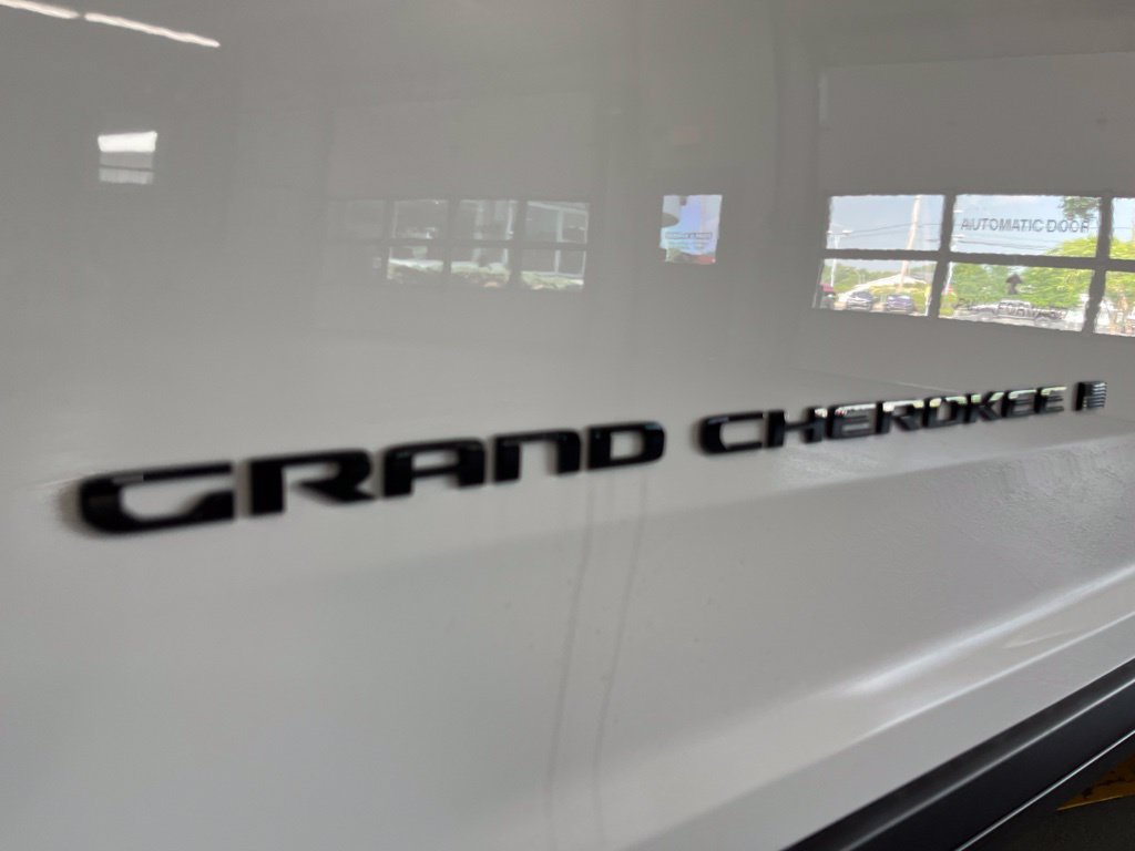 New 2026 Jeep Grand Cherokee Altitude AWD/4WD image 13