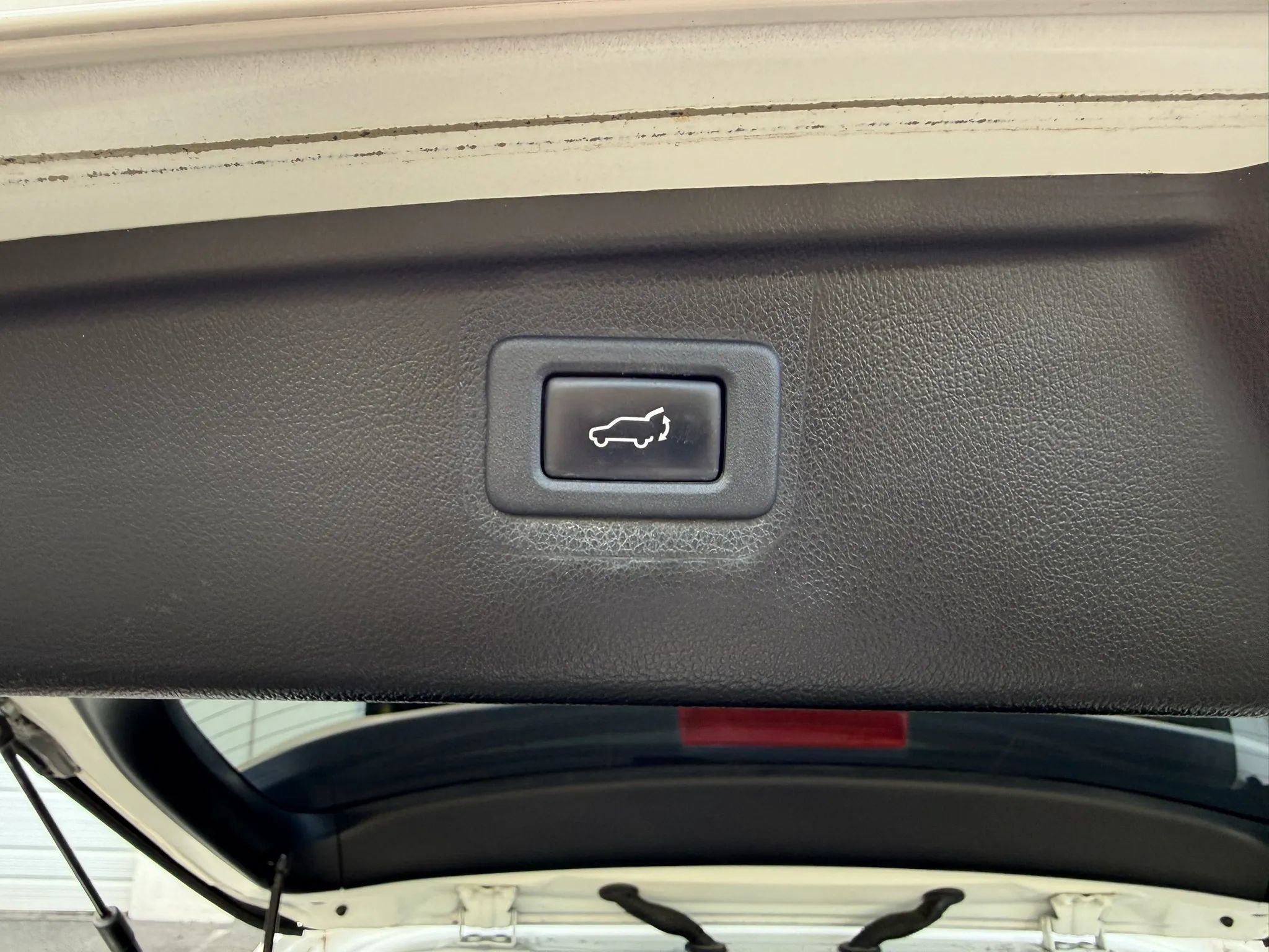 Used 2019 Subaru Outback 3.6R Touring AWD/4WD image 40