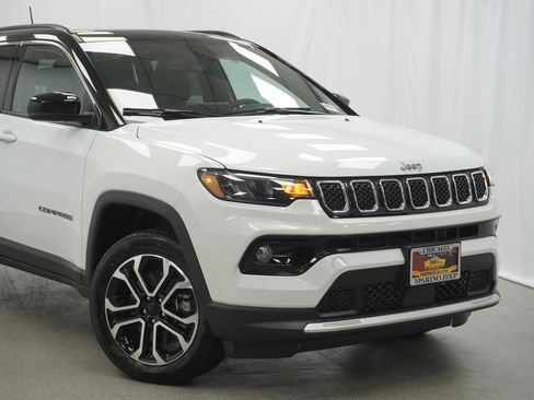 Certified 2024 Jeep Compass Limited w/ Sun and Sound Group image 3