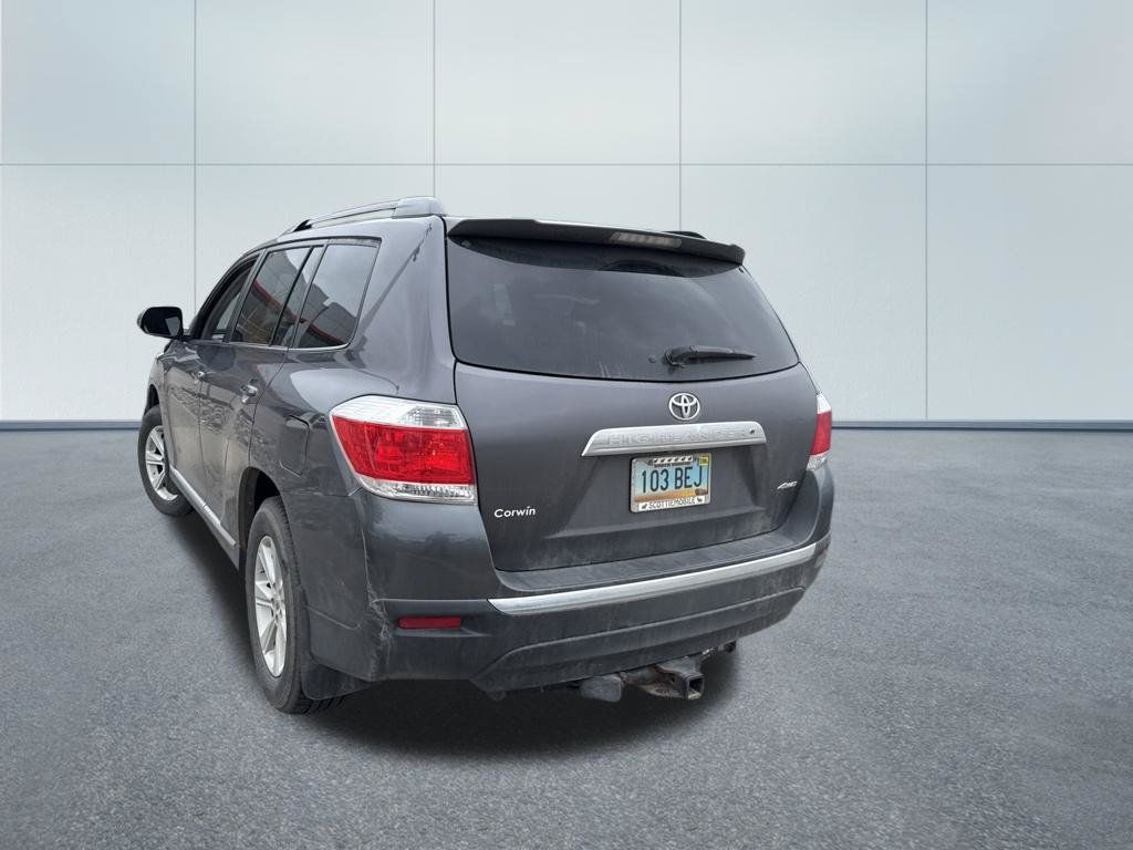 Used 2012 Toyota Highlander SE w/ Tow Pkg AWD/4WD image 7