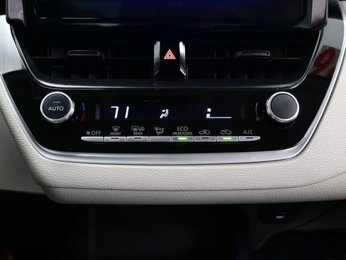 Used 2026 Toyota Corolla LE FWD image 19