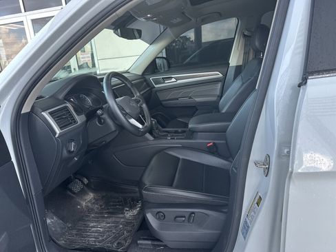 Used 2021 Volkswagen Atlas SE image 8