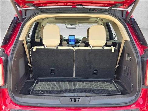 Used 2020 Ford Explorer Platinum w/ Premium Technology Package AWD/4WD image 22