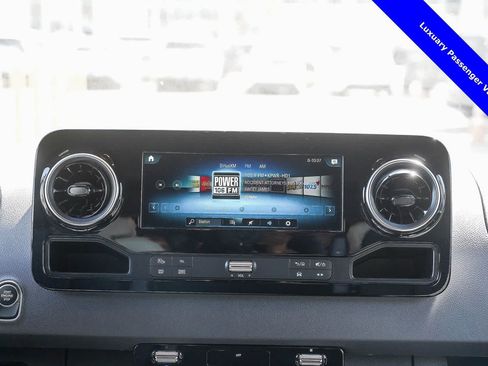 Used 2024 Mercedes-Benz Sprinter 2500 image 90