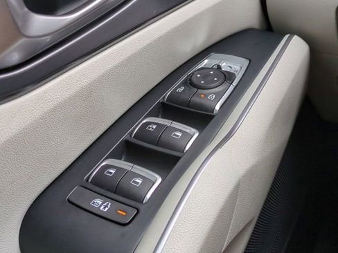 Certified 2023 Kia Sorento S FWD image 24